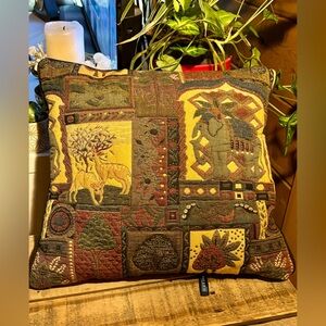 ⭐️DAKOTAH Tapestry Square Accent Pillow⭐️